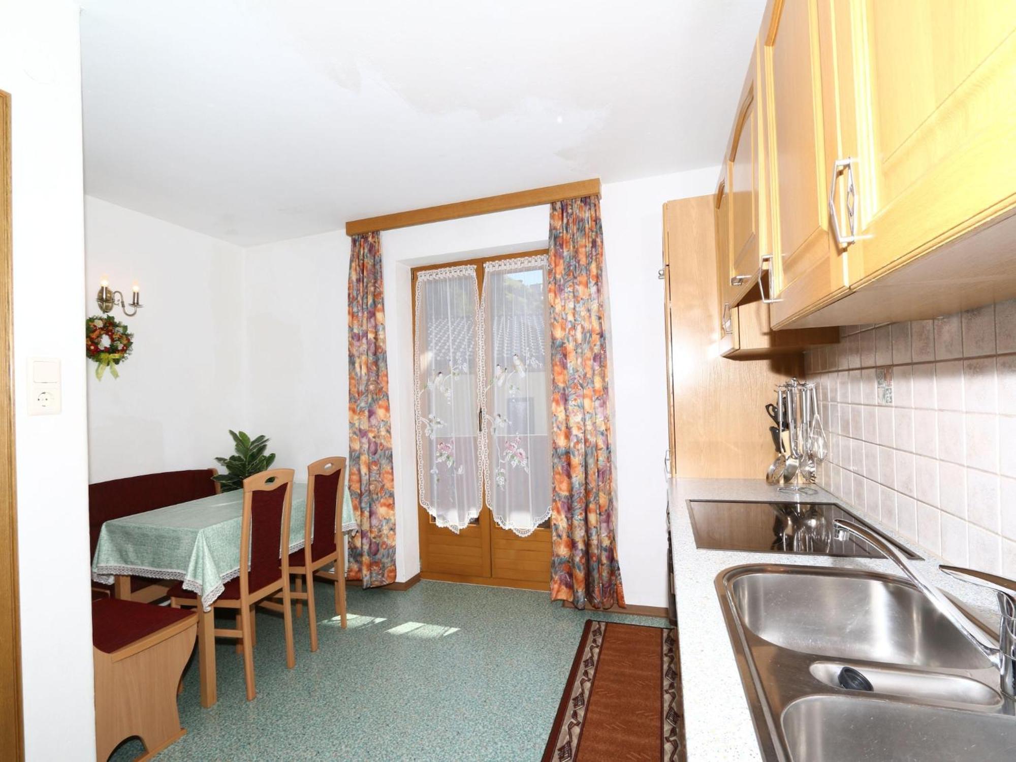Apartment In Mayrhofen With A Balcony Exterior photo