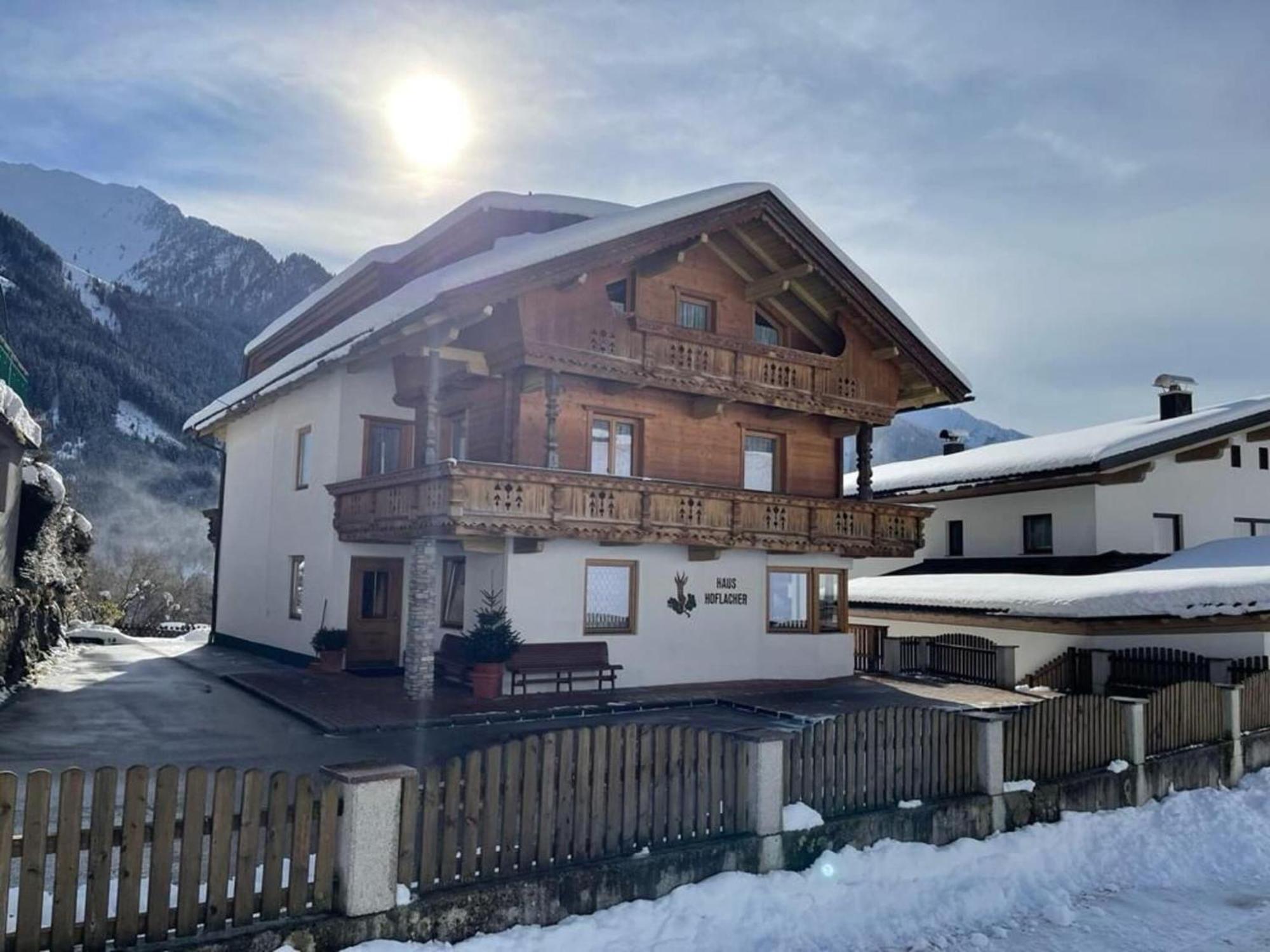 Apartment In Mayrhofen With A Balcony Exterior photo
