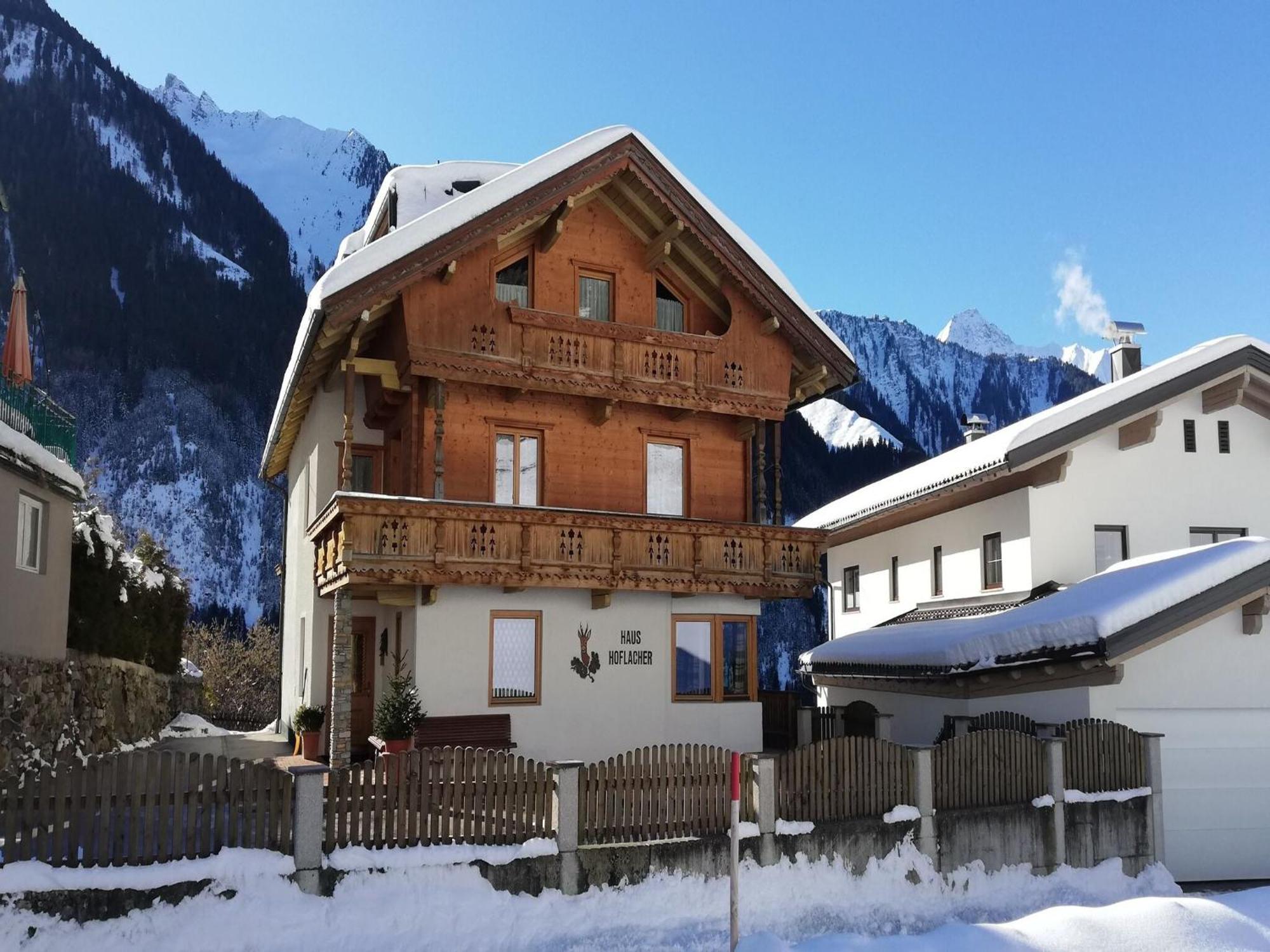 Apartment In Mayrhofen With A Balcony Exterior photo